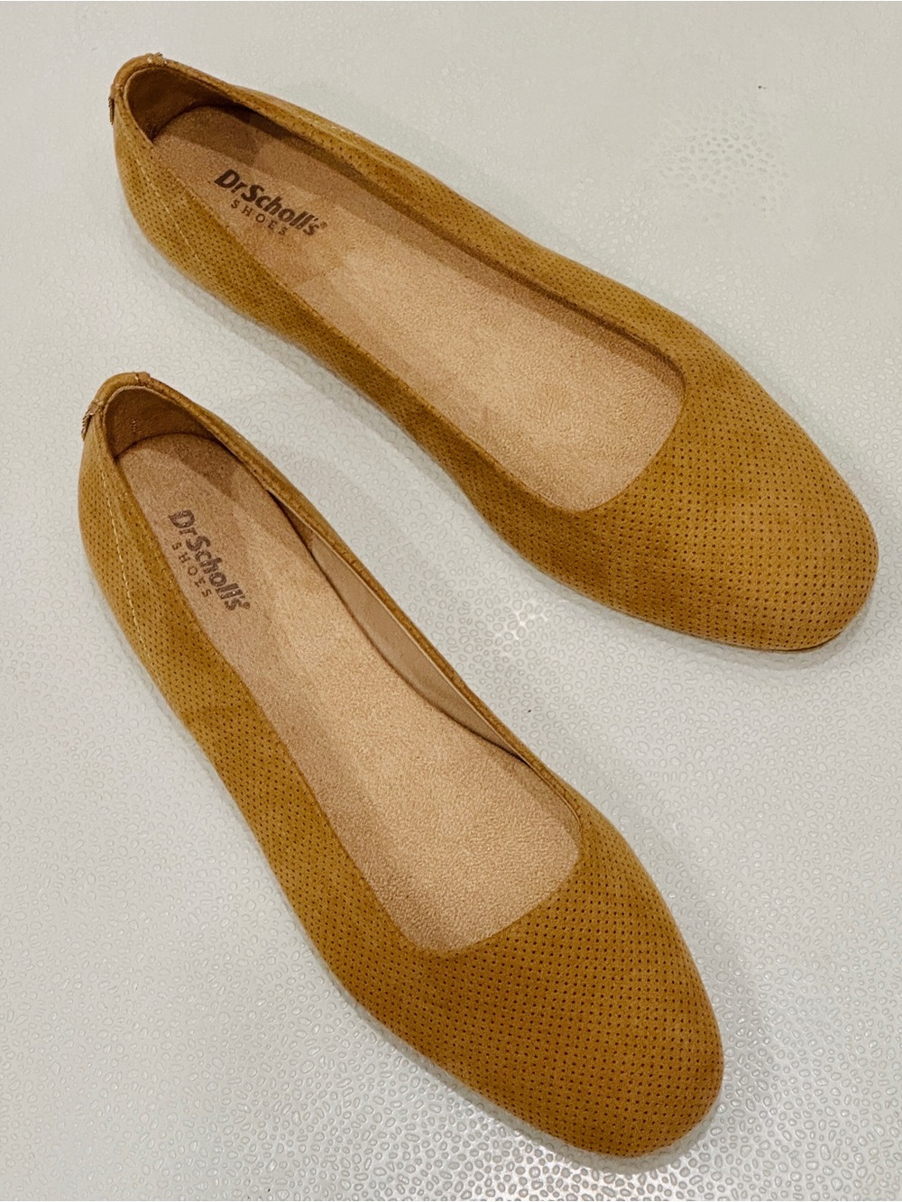 🤎Dr. Scholl's Mustard Perforated Suede Ballet Flats🌼 - Picture 6 of 12